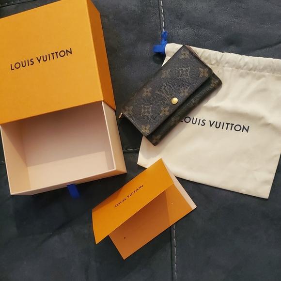 Authentic Vintage  Louis Vuitton Sarah small wallet - Picture 17 of 17